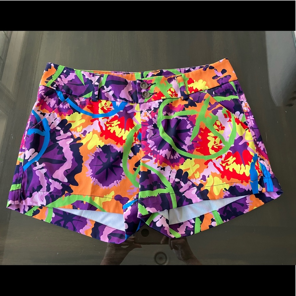 Loudmouth ladies golf shorts size 2 like new Psychedelic Peace Signs